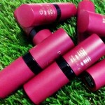 Golden Rose matte velvet κραγιόν. Κριτική και swatches.