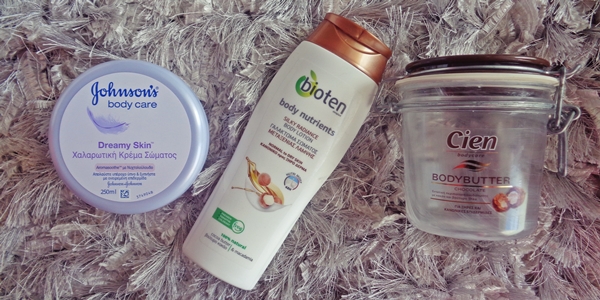 johnson’s με νυχτολούλουδο, Bioten με βούτυρο κακάο & macadamia, body butter της Cien με σοκολάτα