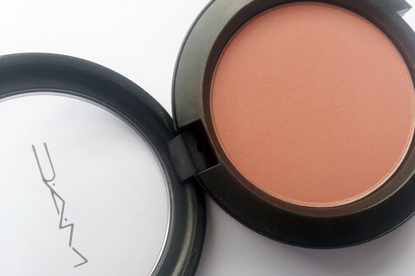 Mac Blushbaby Blush - Ρουζ από MAC - Review & Swatches