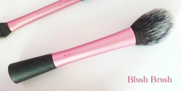 Blush Brush της Real Techniques