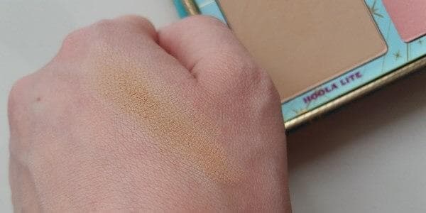 Cheek Parade. Hoola lite bronzer swatch